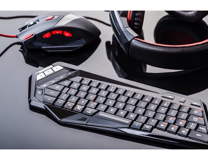 Peripheral items - mouse, keyboard, headphones